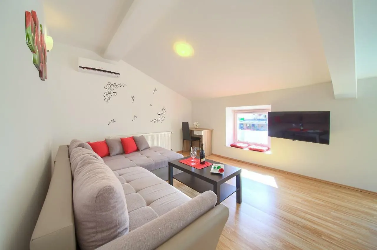 Apartments Muciceva Ravan Jurdani