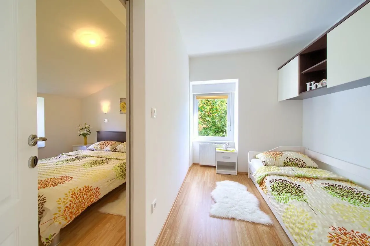 Apartments Muciceva Ravan Jurdani