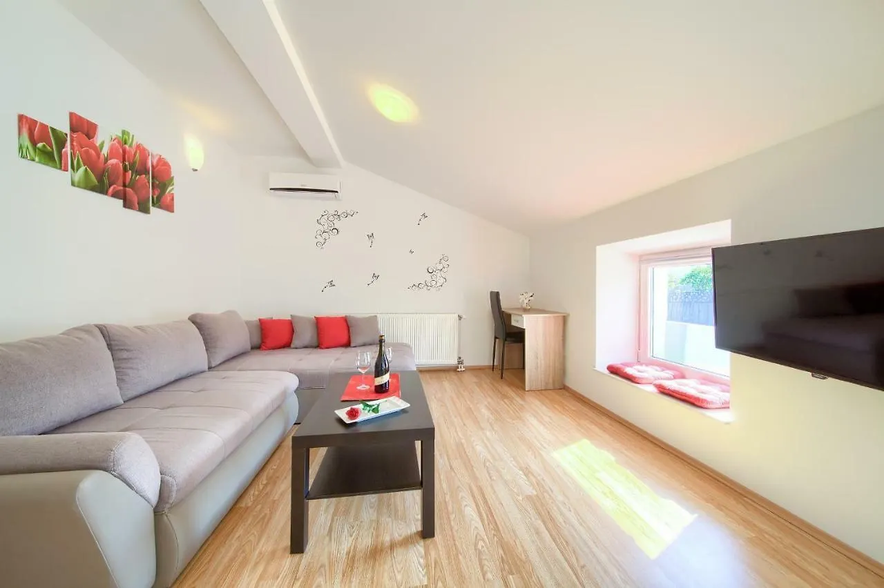 Apartments Muciceva Ravan Jurdani